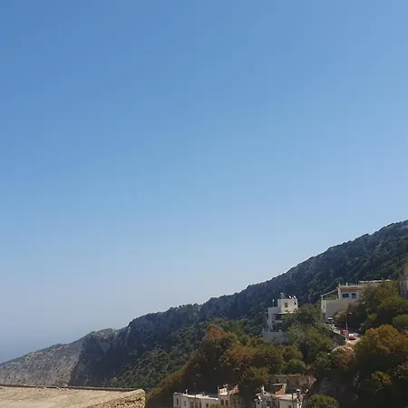 Comfort And Unparalleled View * Koronos