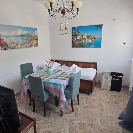 Comfort And Unparalleled View Koronos